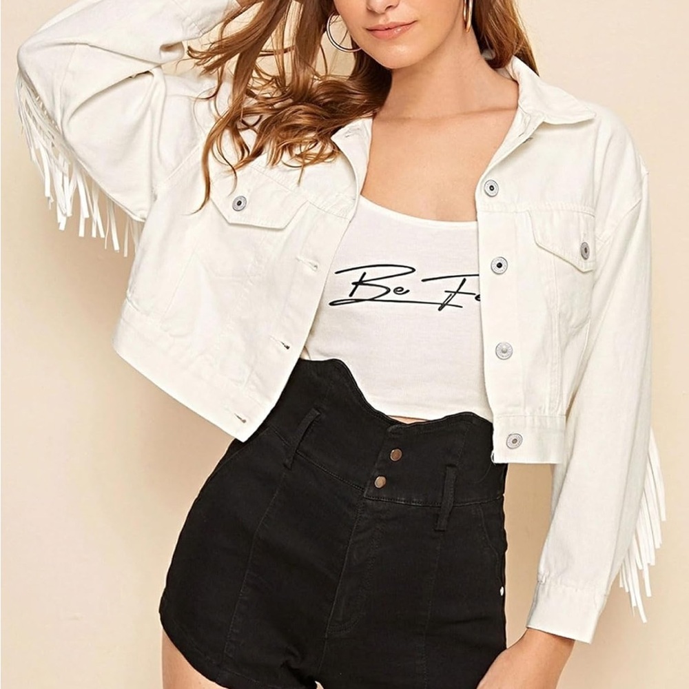 🤍 White fringe Jean jacket size:M